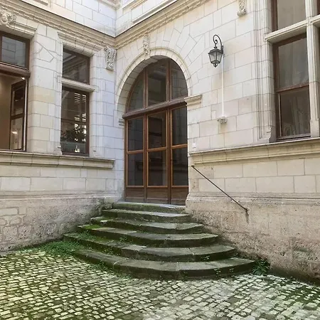 Hotel Robin Quantin In The Heart Of Old Tours Exterior foto